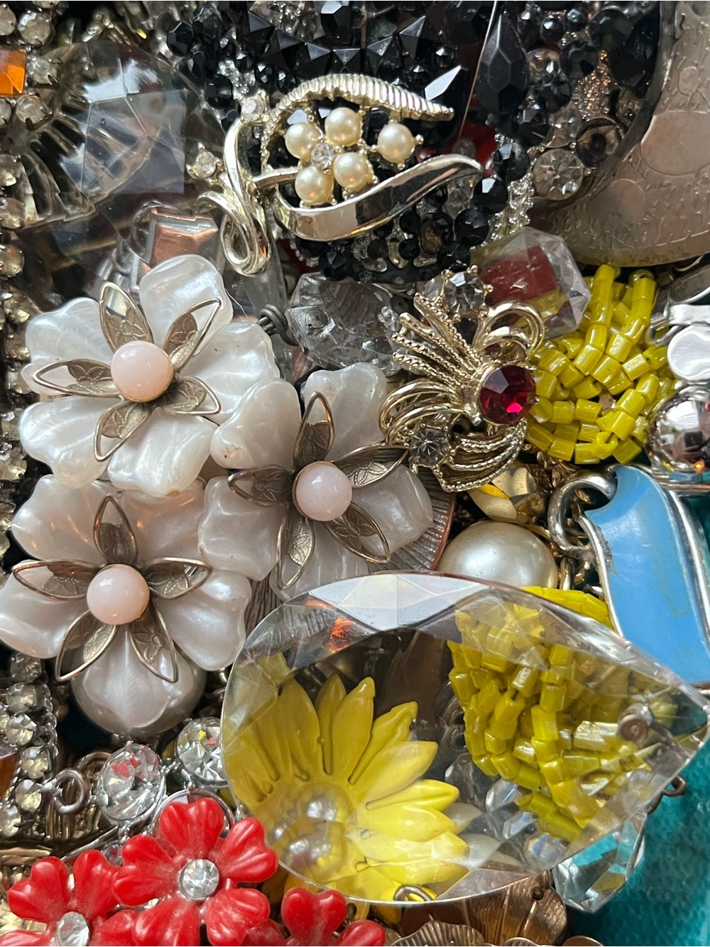 Vintage Junk Jewelry Parts Take-Out Boxes - Picture 11 of 16